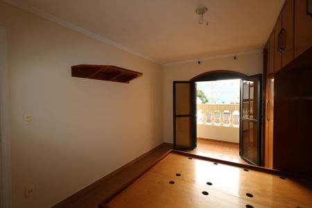 Casa para alugar com 170m², 3 quartos e 4 vagas Casa para alugar com 170m², 3 quartos e 4 vagasSuíte