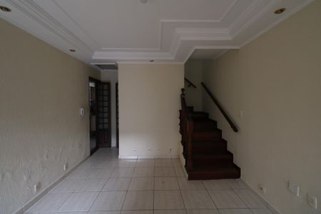 Casa para alugar com 170m², 3 quartos e 4 vagas Casa para alugar com 170m², 3 quartos e 4 vagasSala