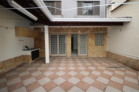 Casa para alugar com 170m², 3 quartos e 4 vagas Casa para alugar com 170m², 3 quartos e 4 vagasQuintal