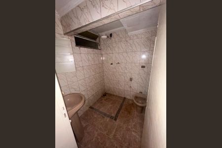 Banheiro de casa para alugar com 2 quartos, 40m² em Marumbi, Juiz de Fora