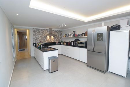 Casa à venda com 250m², 4 quartos e 2 vagas Casa à venda com 250m², 4 quartos e 2 vagasCozinha