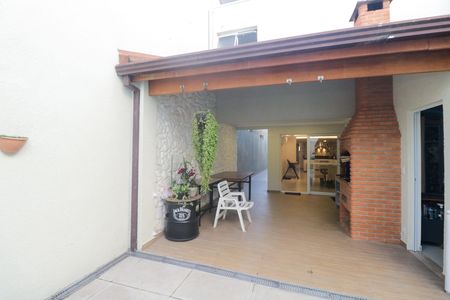 Casa à venda com 250m², 4 quartos e 2 vagas Casa à venda com 250m², 4 quartos e 2 vagasÁrea gourmet