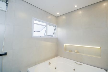 Casa à venda com 250m², 4 quartos e 2 vagas Casa à venda com 250m², 4 quartos e 2 vagasBanheiro da Suíte Master
