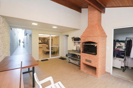 Casa à venda com 250m², 4 quartos e 2 vagas Casa à venda com 250m², 4 quartos e 2 vagasÁrea gourmet
