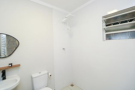 Casa à venda com 250m², 4 quartos e 2 vagas Casa à venda com 250m², 4 quartos e 2 vagasBanheiro da Área gourmet