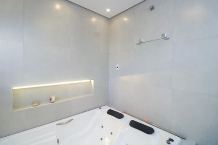 Casa à venda com 250m², 4 quartos e 2 vagas Casa à venda com 250m², 4 quartos e 2 vagasBanheiro da Suíte Master