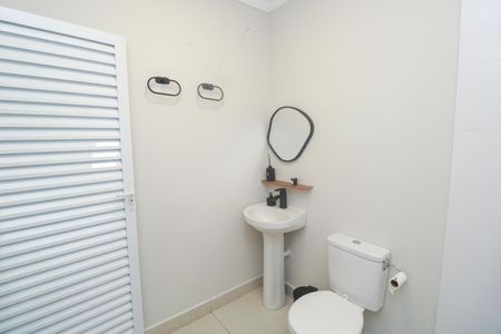 Casa à venda com 250m², 4 quartos e 2 vagas Casa à venda com 250m², 4 quartos e 2 vagasBanheiro da Área gourmet