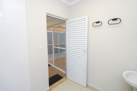 Banheiro da Área gourmet de casa à venda com 4 quartos, 250m² em Santa Terezinha, Santo André