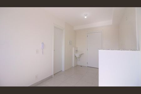 Sala/Cozinha de apartamento para alugar com 1 quarto, 26m² em Vila Ema, São Paulo