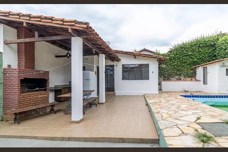 Casa para alugar com 120m², 3 quartos e 4 vagas Casa para alugar com 120m², 3 quartos e 4 vagasÁrea externa