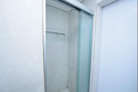 Apartamento para alugar com 46m², 2 quartos e 1 vaga Apartamento para alugar com 46m², 2 quartos e 1 vagaBanheiro