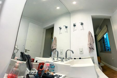 Apartamento à venda com 110m², 4 quartos e 2 vagas Apartamento à venda com 110m², 4 quartos e 2 vagasBanheiro da Suíte 1
