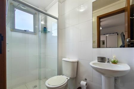 Apartamento para alugar com 69m², 2 quartos e 1 vaga Apartamento para alugar com 69m², 2 quartos e 1 vagaBanheiro da Suíte