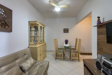 Sala de apartamento para alugar com 2 quartos, 69m² em Guilhermina, Praia Grande