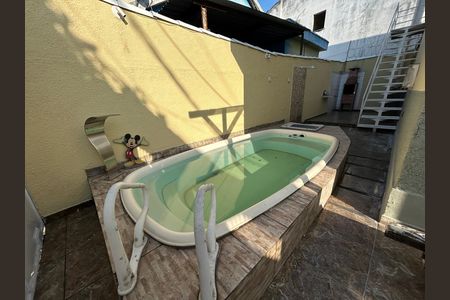 Casa à venda com 150m², 2 quartos e 1 vagaPiscina