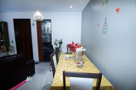 Sala de apartamento à venda com 3 quartos, 80m² em Cordovil, Rio de Janeiro