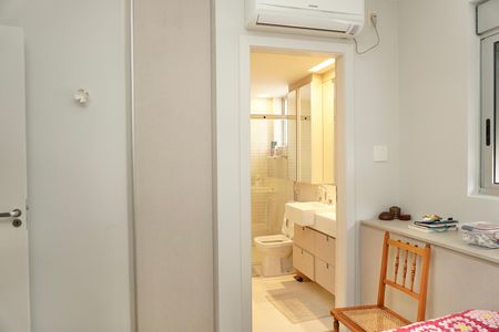 Apartamento à venda com 151m², 3 quartos e 3 vagasSuíte 1