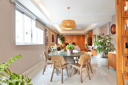 Apartamento à venda com 151m², 3 quartos e 3 vagasCopa 