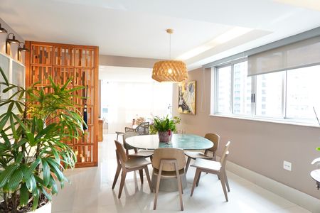 Apartamento à venda com 151m², 3 quartos e 3 vagasCopa 
