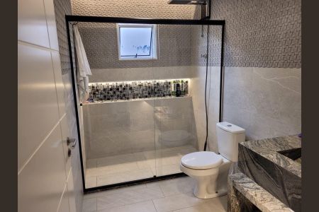 Casa à venda com 350m², 3 quartos e 3 vagas Casa à venda com 350m², 3 quartos e 3 vagasBanheiro