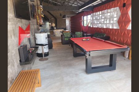 Casa à venda com 350m², 3 quartos e 3 vagas Casa à venda com 350m², 3 quartos e 3 vagasÁrea externa