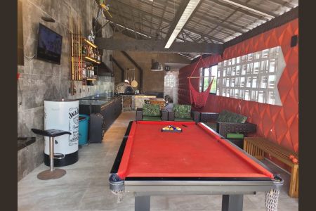 Casa à venda com 350m², 3 quartos e 3 vagas Casa à venda com 350m², 3 quartos e 3 vagasÁrea externa