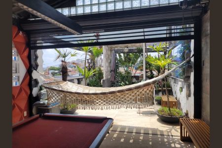 Casa à venda com 350m², 3 quartos e 3 vagas Casa à venda com 350m², 3 quartos e 3 vagasÁrea externa