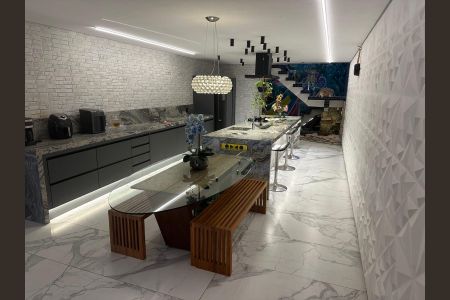 Casa à venda com 350m², 3 quartos e 3 vagas Casa à venda com 350m², 3 quartos e 3 vagasCozinha