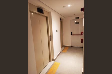 Apartamento para alugar com 70m², 2 quartos e 2 vagas Apartamento para alugar com 70m², 2 quartos e 2 vagasHall dos Elevadores