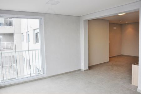 Apartamento para alugar com 70m², 2 quartos e 2 vagas Apartamento para alugar com 70m², 2 quartos e 2 vagasDetalhe - Varanda da Sala e Sala de Jantar