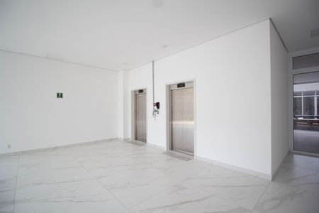 Apartamento para alugar com 70m², 2 quartos e 2 vagas Apartamento para alugar com 70m², 2 quartos e 2 vagasHall social