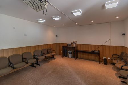 Apartamento à venda com 55m², 2 quartos e 1 vaga Apartamento à venda com 55m², 2 quartos e 1 vagaÁrea comum - Cinema