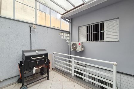 Casa à venda com 102m², 2 quartos e 1 vagaQuintal