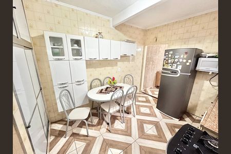 Casa para alugar com 130m², 2 quartos e 1 vaga Casa para alugar com 130m², 2 quartos e 1 vagaCozinha