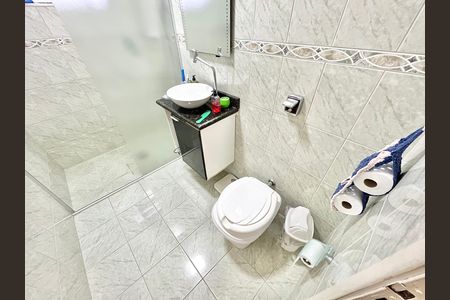 Casa para alugar com 130m², 2 quartos e 1 vaga Casa para alugar com 130m², 2 quartos e 1 vagaBanheiro