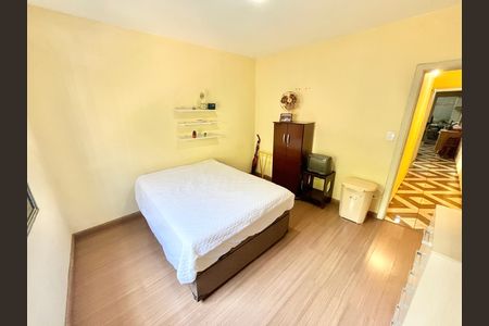 Quarto 1 de casa para alugar com 2 quartos, 130m² em Chora Menino, São Paulo