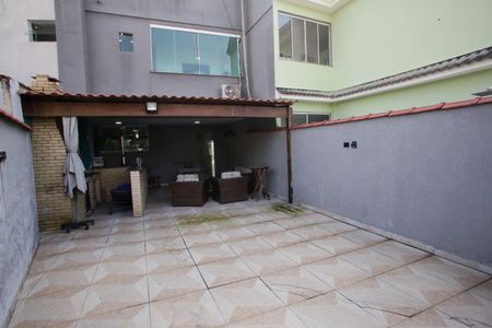 Casa para alugar com 200m², 3 quartos e 3 vagasQuintal dos Fundos