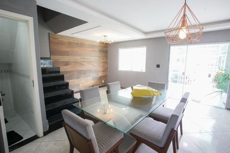 Casa para alugar com 200m², 3 quartos e 3 vagasSala