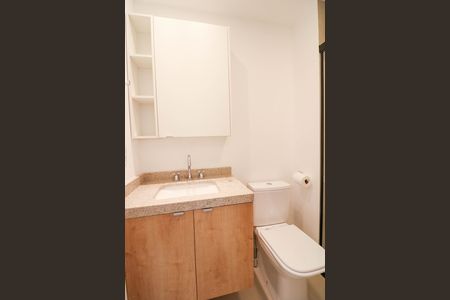 Banheiro de kitnet/studio para alugar com 1 quarto, 25m² em Santo Amaro, São Paulo