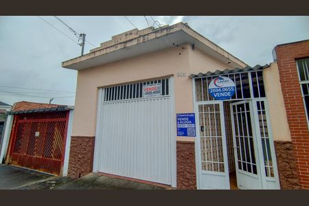 Fachada de casa à venda com 3 quartos, 150m² em Água Rasa, São Paulo
