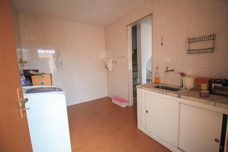 Casa à venda com 150m², 3 quartos e 2 vagas Casa à venda com 150m², 3 quartos e 2 vagasÁrea de serviço