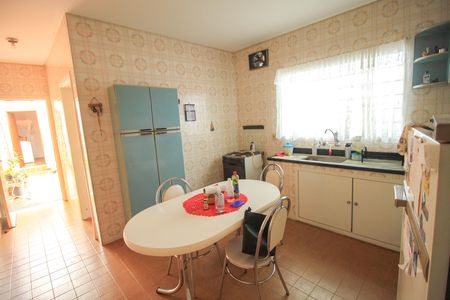 Casa à venda com 150m², 3 quartos e 2 vagas Casa à venda com 150m², 3 quartos e 2 vagasCozinha
