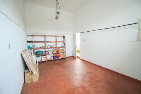 Garagem de casa à venda com 3 quartos, 150m² em Água Rasa, São Paulo