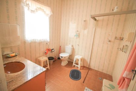 Casa à venda com 150m², 3 quartos e 2 vagas Casa à venda com 150m², 3 quartos e 2 vagasBanheiro