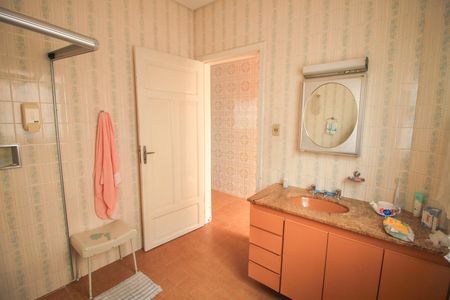 Casa à venda com 150m², 3 quartos e 2 vagas Casa à venda com 150m², 3 quartos e 2 vagasBanheiro