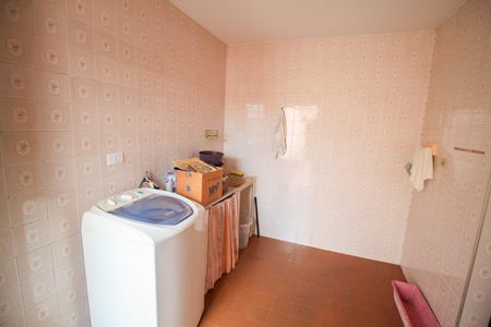 Casa à venda com 150m², 3 quartos e 2 vagas Casa à venda com 150m², 3 quartos e 2 vagasÁrea de serviço
