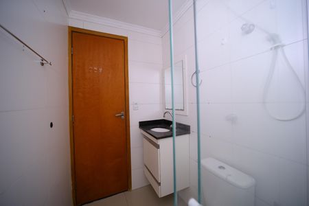 Banheiro de apartamento para alugar com 2 quartos, 54m² em Vila Guilhermina, São Paulo