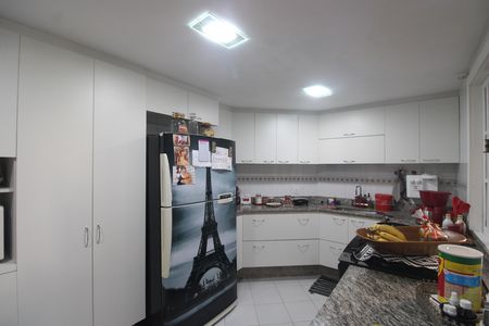 Casa de condomínio à venda com 181m², 3 quartos e 2 vagasCozinha