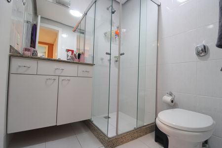 Casa de condomínio à venda com 181m², 3 quartos e 2 vagasBanheiro social