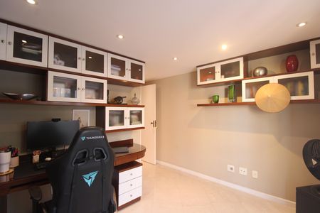 Casa de condomínio à venda com 181m², 3 quartos e 2 vagasQuarto 1